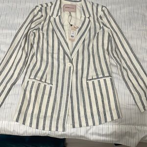 Beautiful striped linen blazer